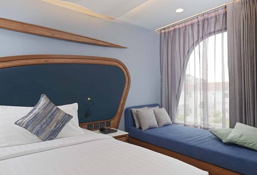 Номер Deluxe Кровать Кинг, The Oceanic Sportel Phuket   Sha Extra Plus