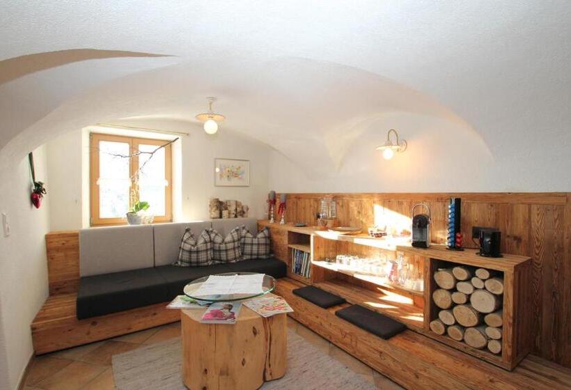 Номер Стандарт, Hoarachhof
