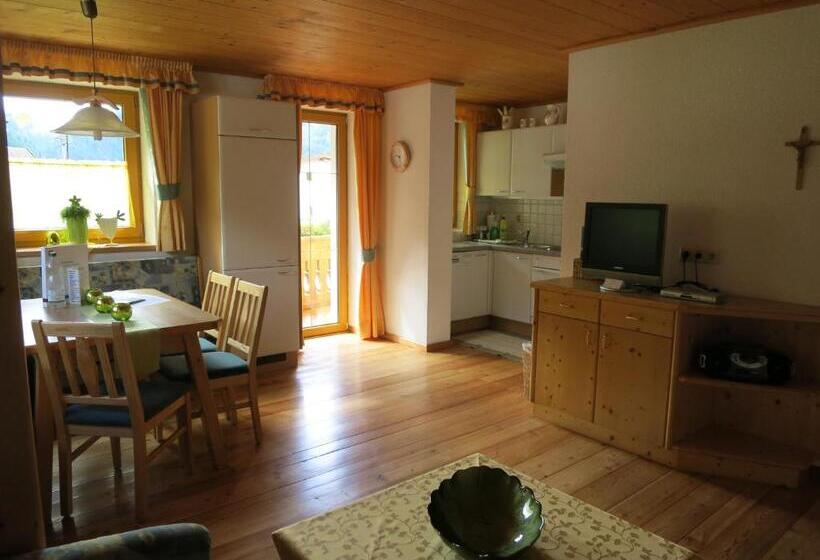 آپارتمان خانوادگی, Appartement Breitlehn