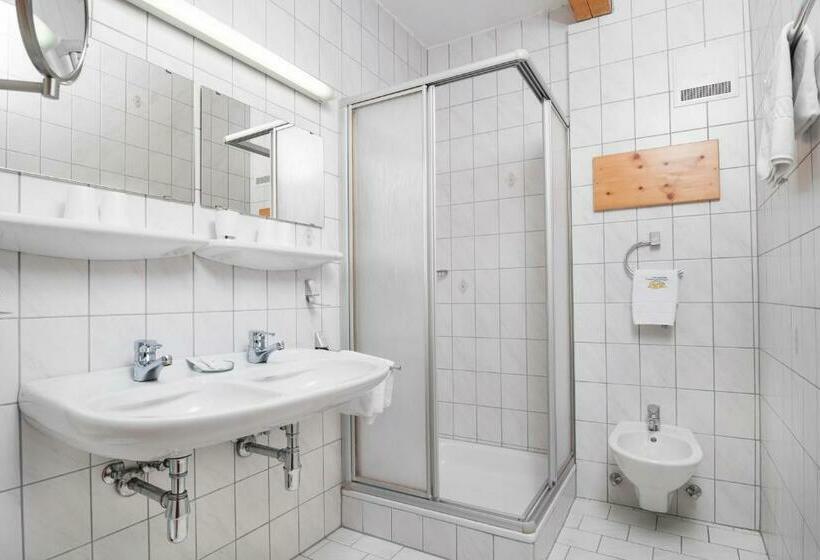 Апартаменты 1 Спальня с Балконом, Wellness Landhaus Parth