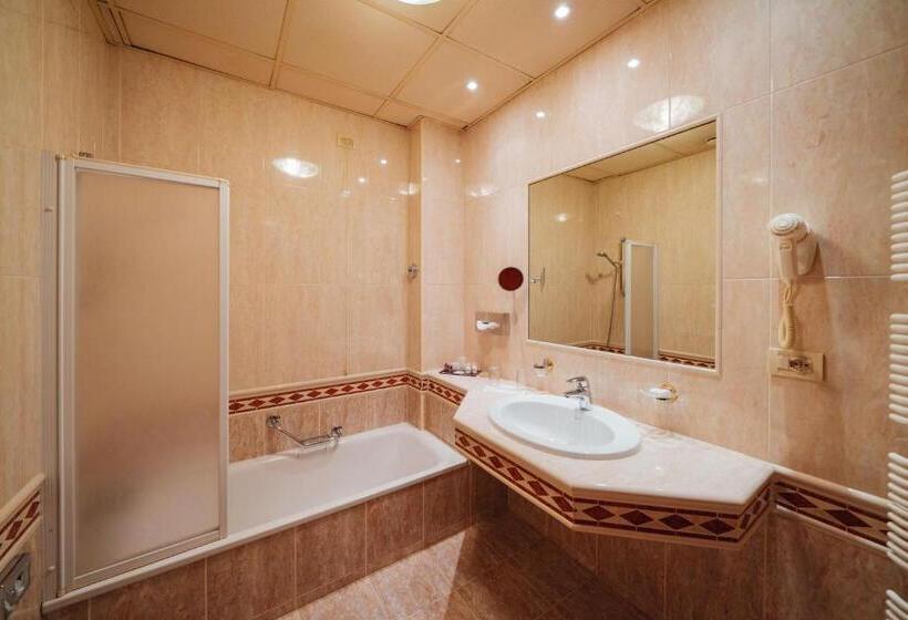اتاق راحتی یک تخته, Garden Terme