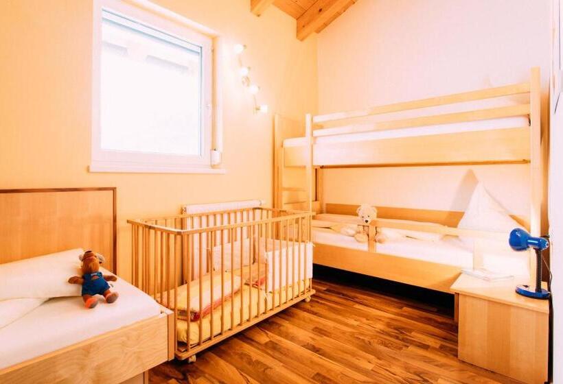 Люкс с Балконом, Pitzis Kinderhotel   Family Only