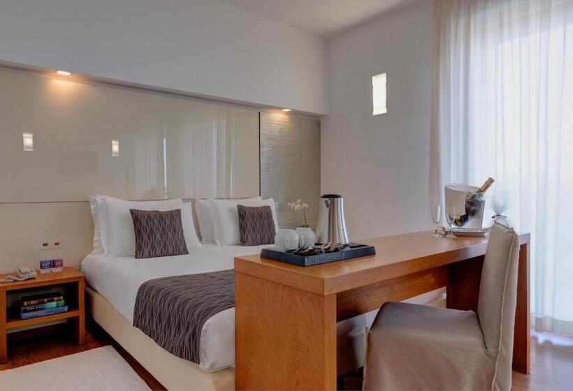 سوئیت جونیور با استخر, Park Hotel Ermitage Resort & Spa