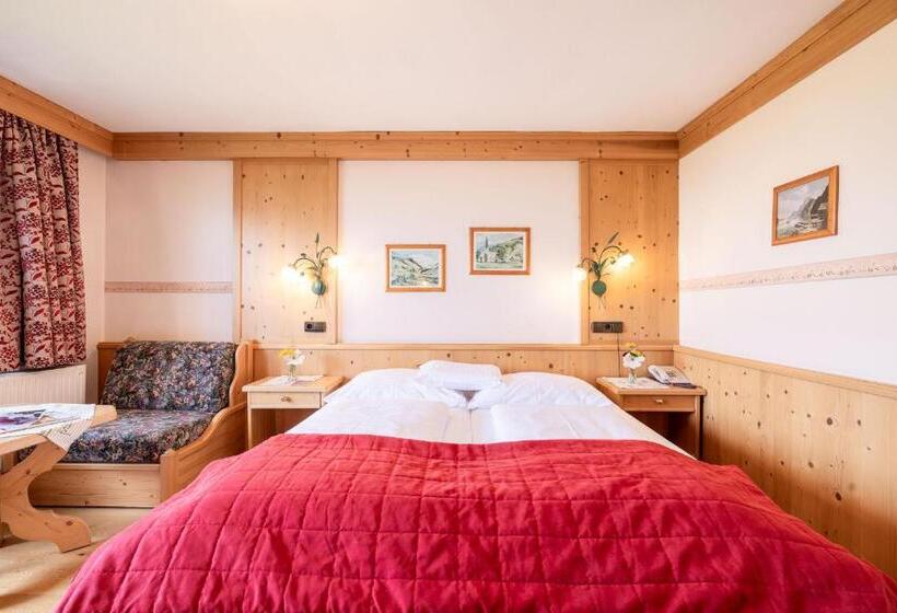 Номер Superior с Балконом, örglwirt Ferienwelt   Hotel Post örglwirt