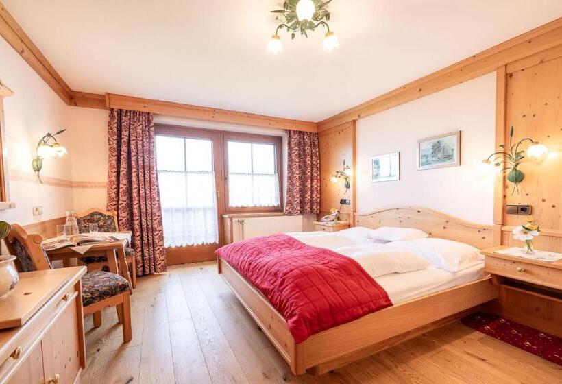 Номер Superior с Балконом, örglwirt Ferienwelt   Hotel Post örglwirt