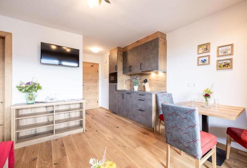 Полулюкс с Балконом, örglwirt Ferienwelt   Hotel Post örglwirt