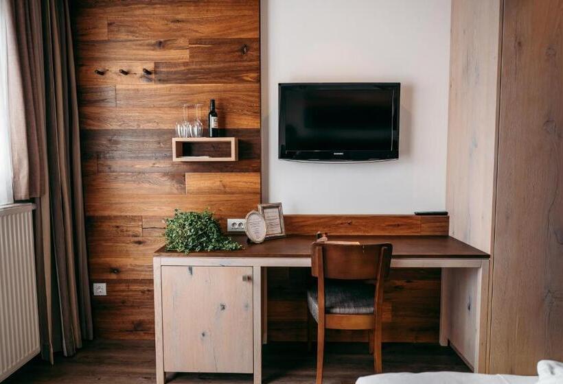 Номер Стандарт Трехместный, Wander  Und Wellnesshotel Kanzler