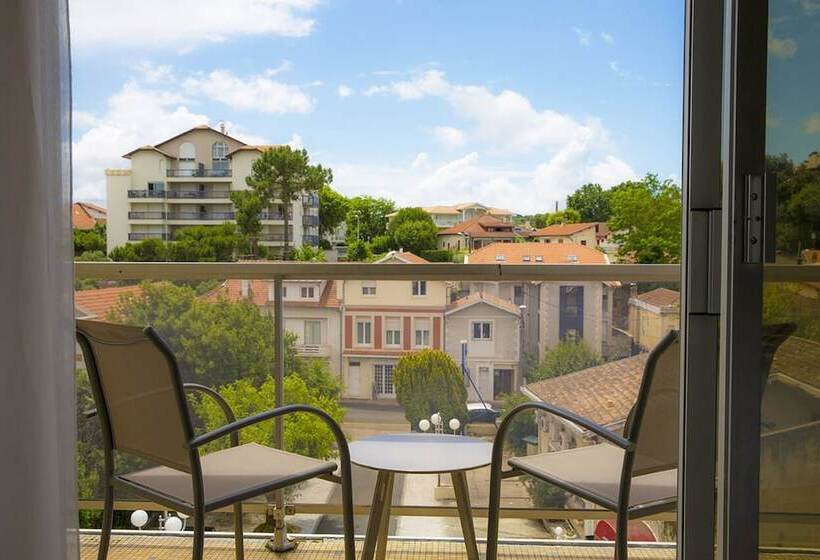 Трехместный Номер Стандарт Вид на Сад, Arc Hôtel Sur Mer