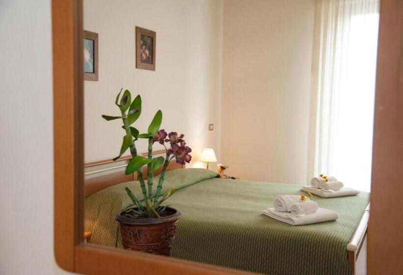 Номер Стандарт с Балконом, Le Giare B&b