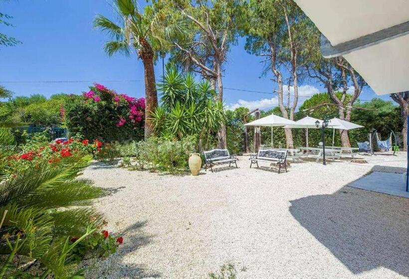 سوئیت جونیور با تراس, Suite House L'isola Che Non C'è