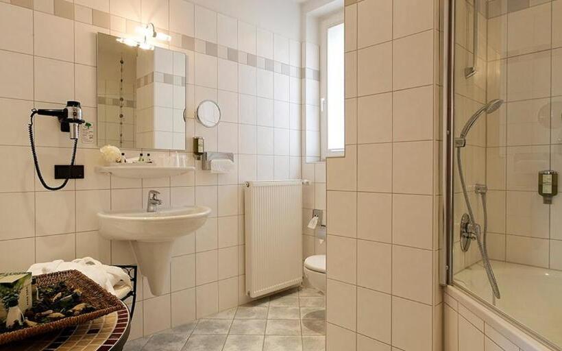 Номер Стандарт Индивидуальный с Видом, Achat Hotel Franziskushöhe Lohr