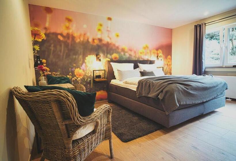 Номер Стандарт с Балконом, Boutique Hotel Landhauszeit