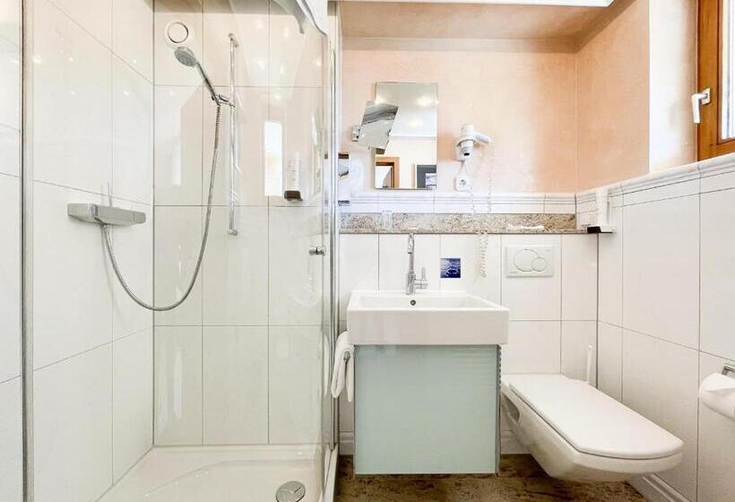 Номер Стандарт Индивидуальный, Yachthotel Chiemsee Gmbh
