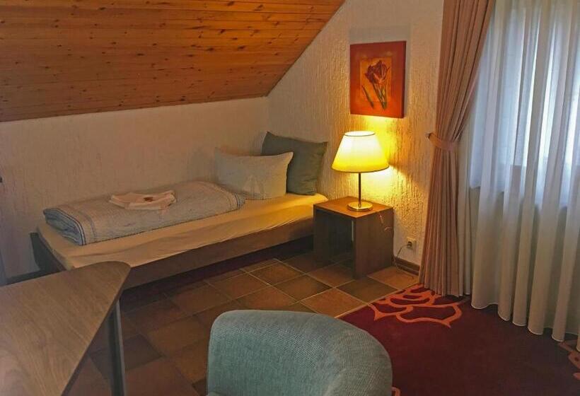 带花园景观的标准工作室, Diamanthotel Idar Oberstein