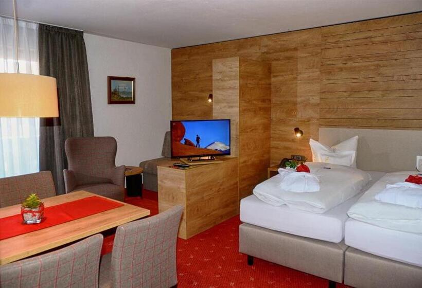 Quarto Triplo Estandar com Sacada, Alpenhof