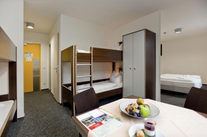 Четырехместный Номер Стандарт, Jugendherberge Düsseldorf