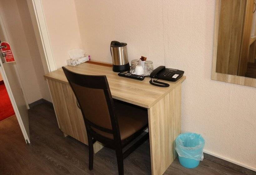スタンダードルーム, Paris