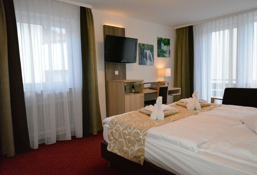 Номер Стандарт с Балконом, Wellness Hotel Garni Krone