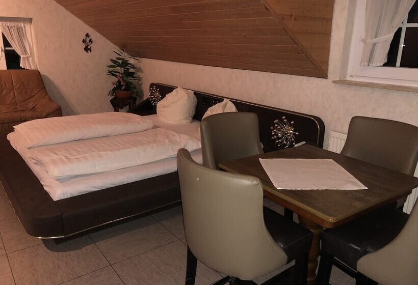 Семейный Номер, Landhaus Koln