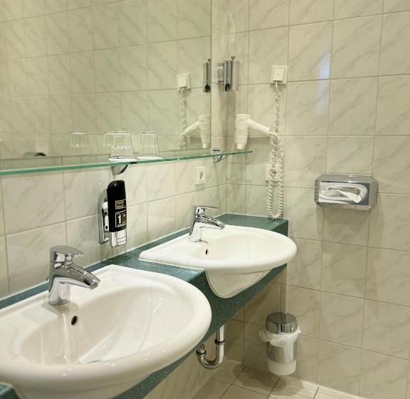 Номер Комфорт, City Hotel Valois