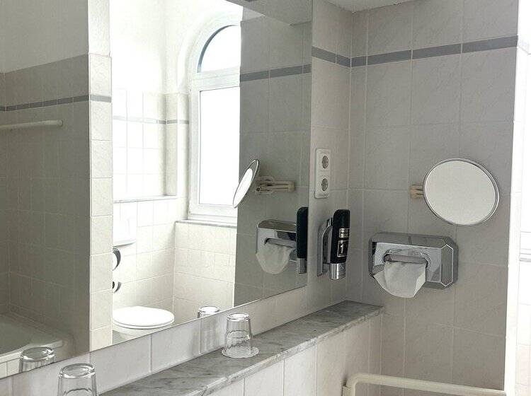 Номер Комфорт, City Hotel Valois