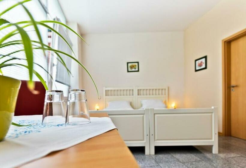 Номер Стандарт, Pension Alte Feuerwehr