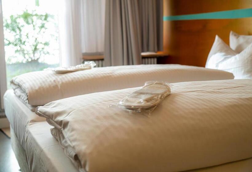 Номер Deluxe с Балконом, Abalon Hotel Ideal