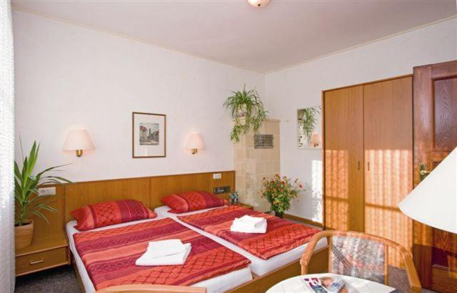 Номер Стандарт, Onkel Tom`s Hütte