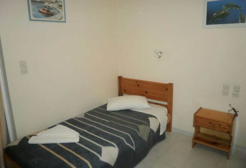 شقة غرفة واحدة, Polyxenis Rooms