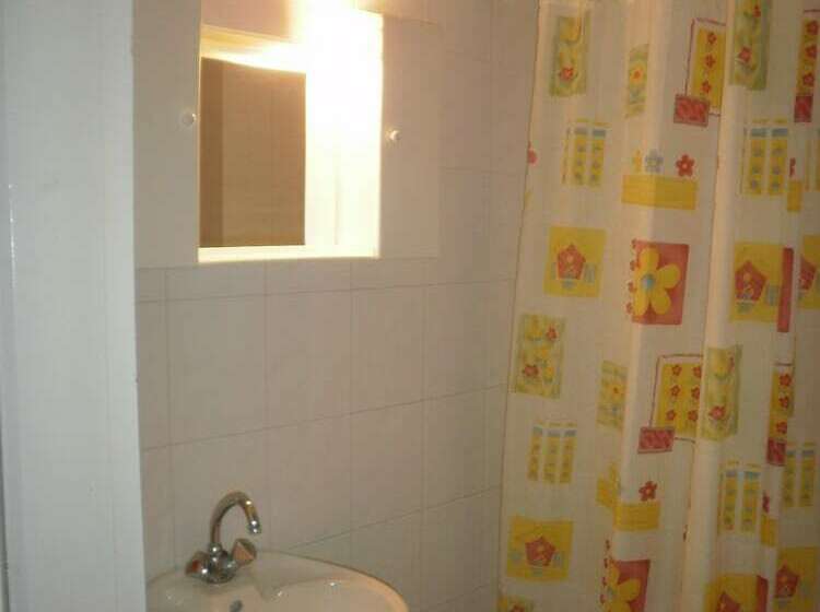 إستوديو قياسى, Polyxenis Rooms