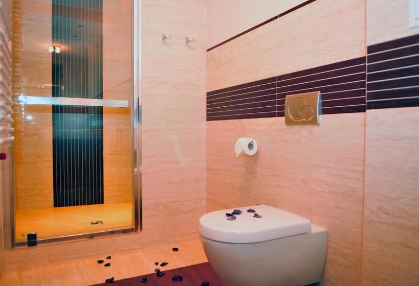 Семейные Апартаменты, Art Residence Apartments