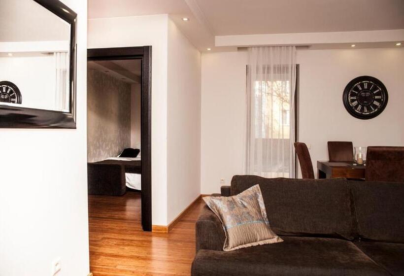 Семейные Апартаменты, Art Residence Apartments