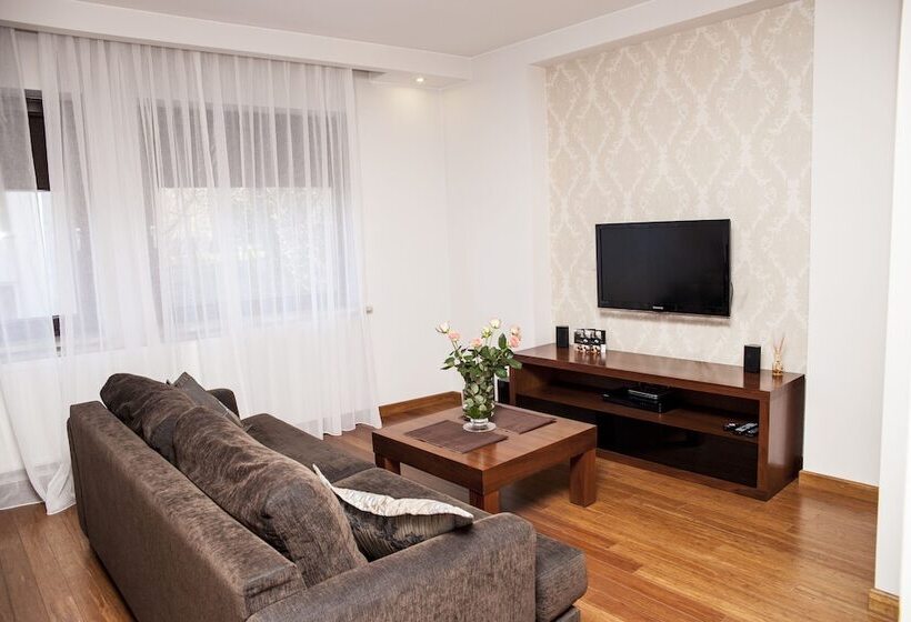 Семейные Апартаменты, Art Residence Apartments