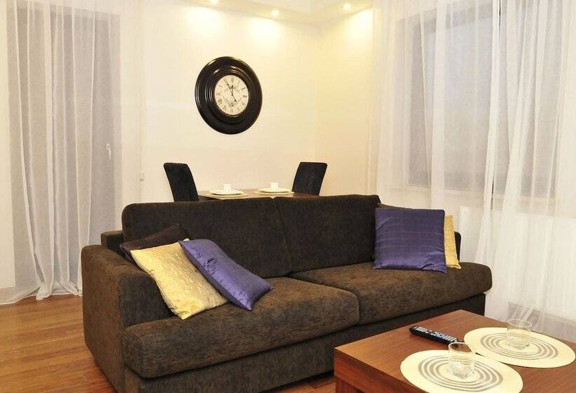 Семейные Апартаменты, Art Residence Apartments