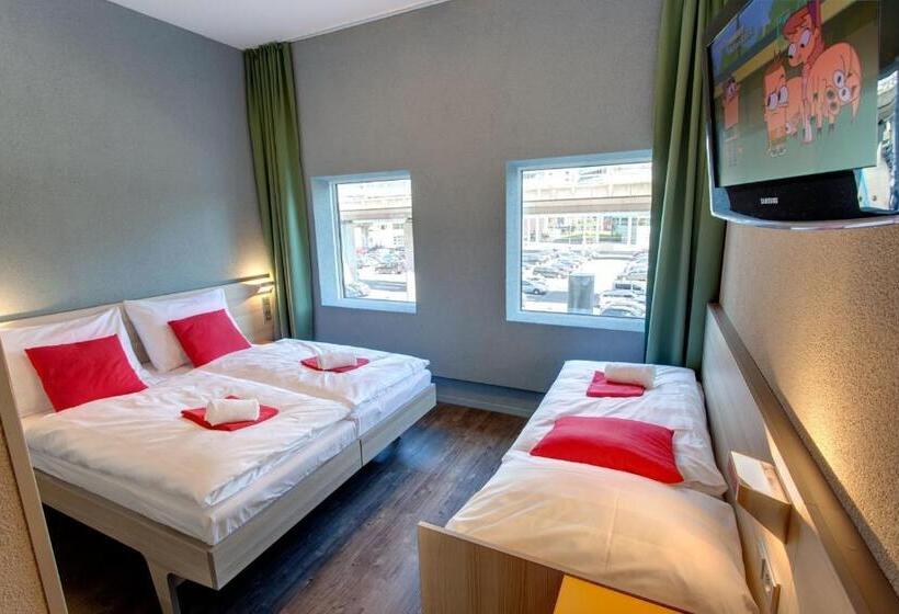 Номер Стандарт Трехместный, Meininger Hotel Amsterdam City West