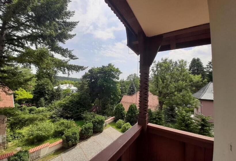 Трехместный Номер Стандарт с Балконом, Villa Alexandra