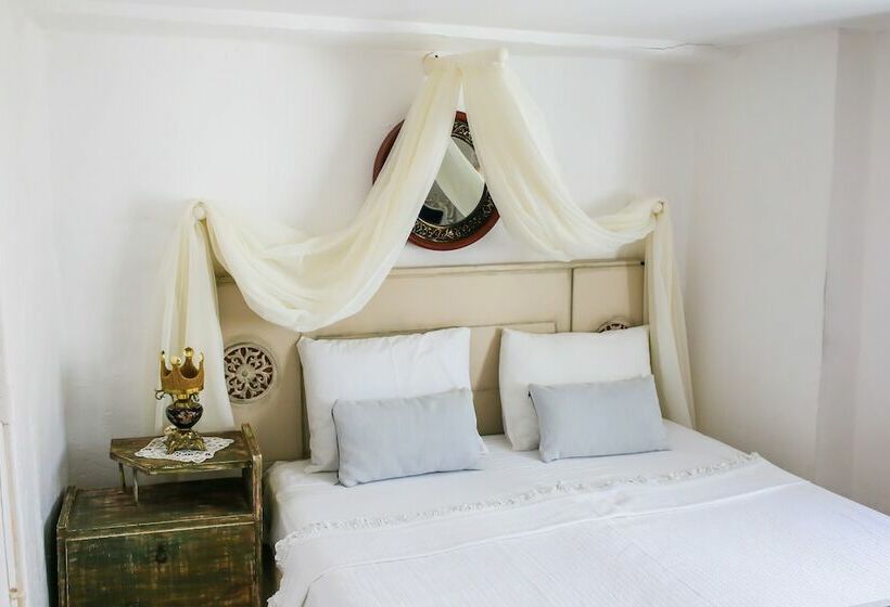 Quarto Estandar, Efnan Butik