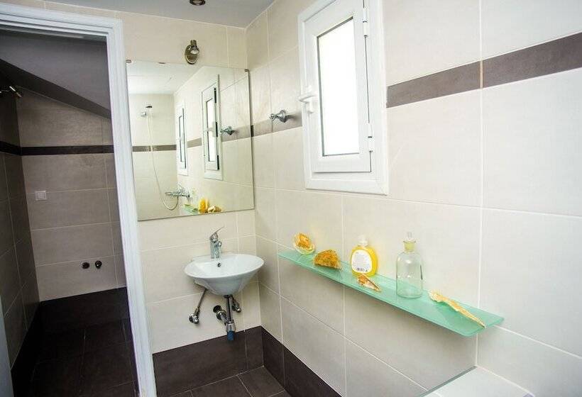 استودیوی لوکس, Xenia Ionis Luxury Apartments