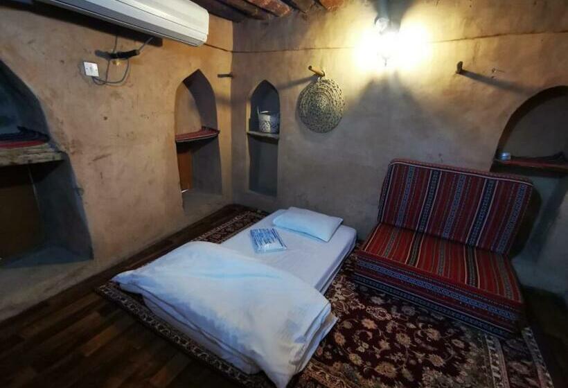 اتاق استاندارد با سرویس بهداشتی مشترک, Misfah Old House