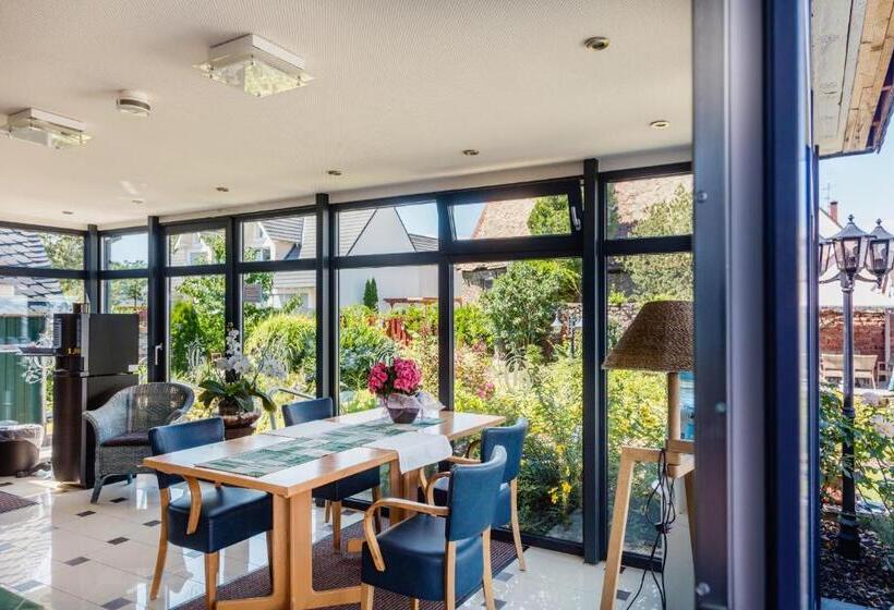 Habitación Triple Estándar, Business Pension Gasper
