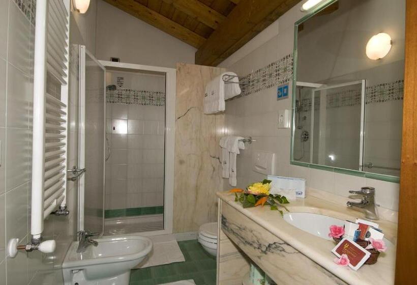 Superior room with lake view, Galvani