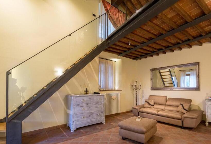 سوییت لوکس, Relais La Costa Historical Residence