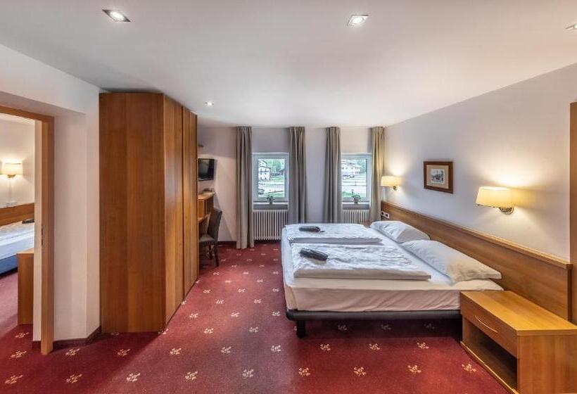 Quarto Familiar, Sellas