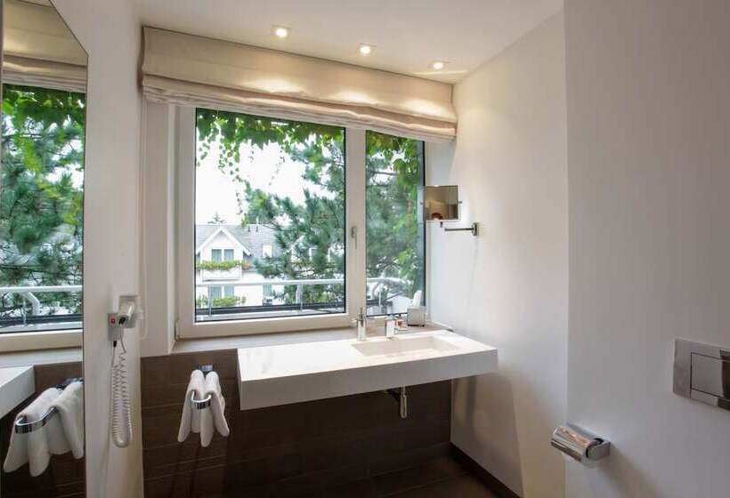 Quarto Deluxe, Gude