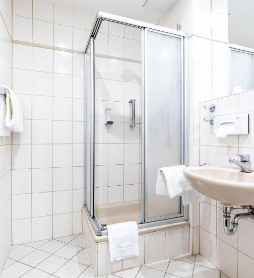 Четырехместный Номер Стандарт, Wandinger Hof By Lehmann Hotels