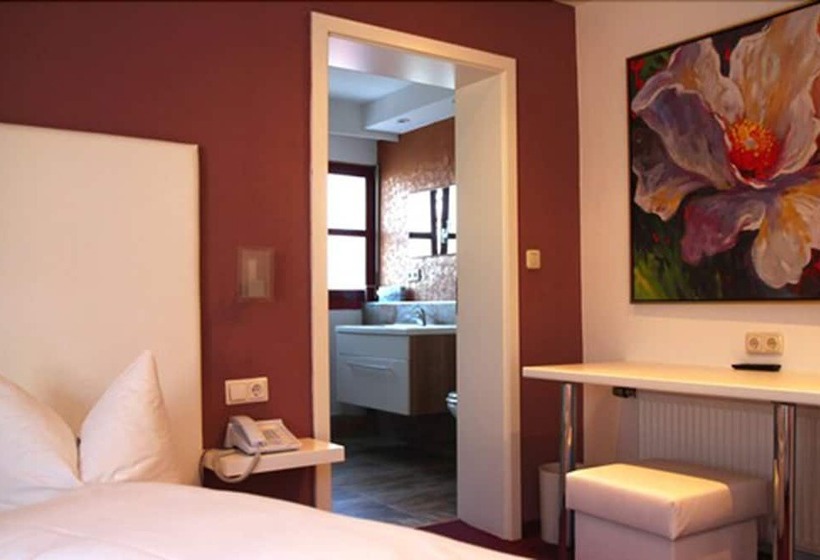标准三人间, Arthotel Restaurant Pfeffermühle