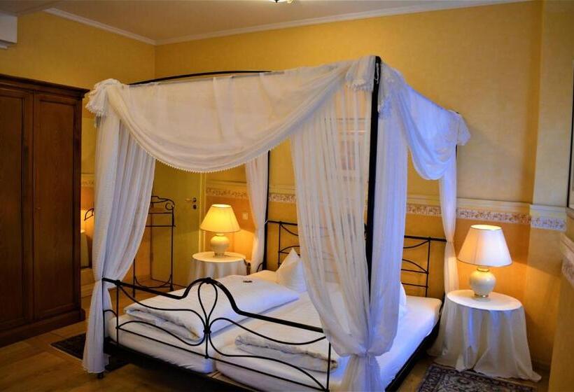 Номер Стандарт, Die Kronacher Stadthotels