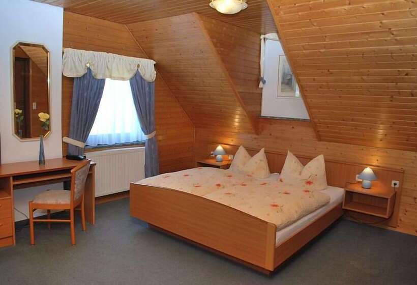 Номер Стандарт, Waldschloss