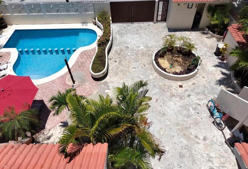 غرفة ديلوكس مطلة على حمام السباحة, Cabañas Puerto Morelos