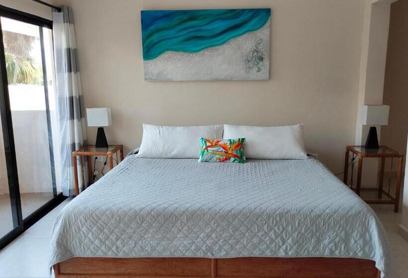 غرفة قياسية مطلّة علي حمام السباحة, Cabañas Puerto Morelos